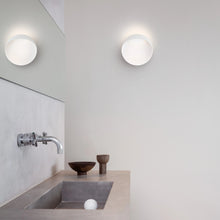Load image into Gallery viewer, Flindt Wall Lamp