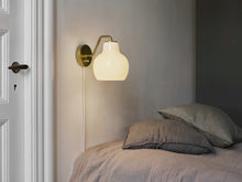 Load image into Gallery viewer, VL Ring Crown 1 Wall Lamp