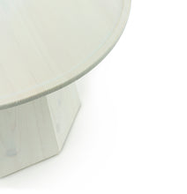 Load image into Gallery viewer, Pine Coffee Table