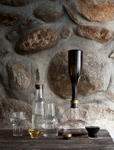 Load image into Gallery viewer, Wine breather carafe