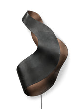 Load image into Gallery viewer, Oyster Wall Lamp