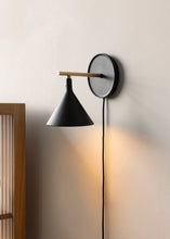 Load image into Gallery viewer, Cast Sconce wall lamp - dimmable