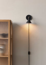 Load image into Gallery viewer, Cast Sconce wall lamp - dimmable