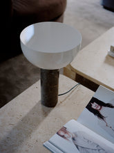 Load image into Gallery viewer, Kizu Table Lamp