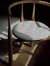 Load image into Gallery viewer, Bukowski Chair