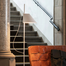 Load image into Gallery viewer, Yuh Floor Lamp
