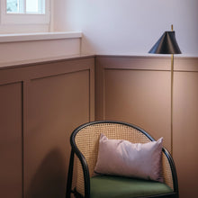 Load image into Gallery viewer, Yuh Floor Lamp
