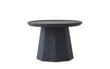 Load image into Gallery viewer, Pine Coffee Table
