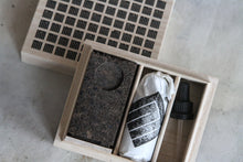 Load image into Gallery viewer, Hakudo Mono Cork Diffuser by Aoirio
